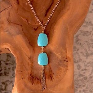 Elegant Gold and Blue Pendant Necklace